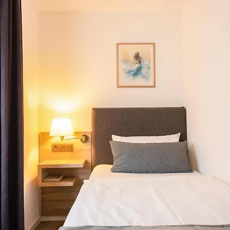 Freihof 3* שטוטגרט